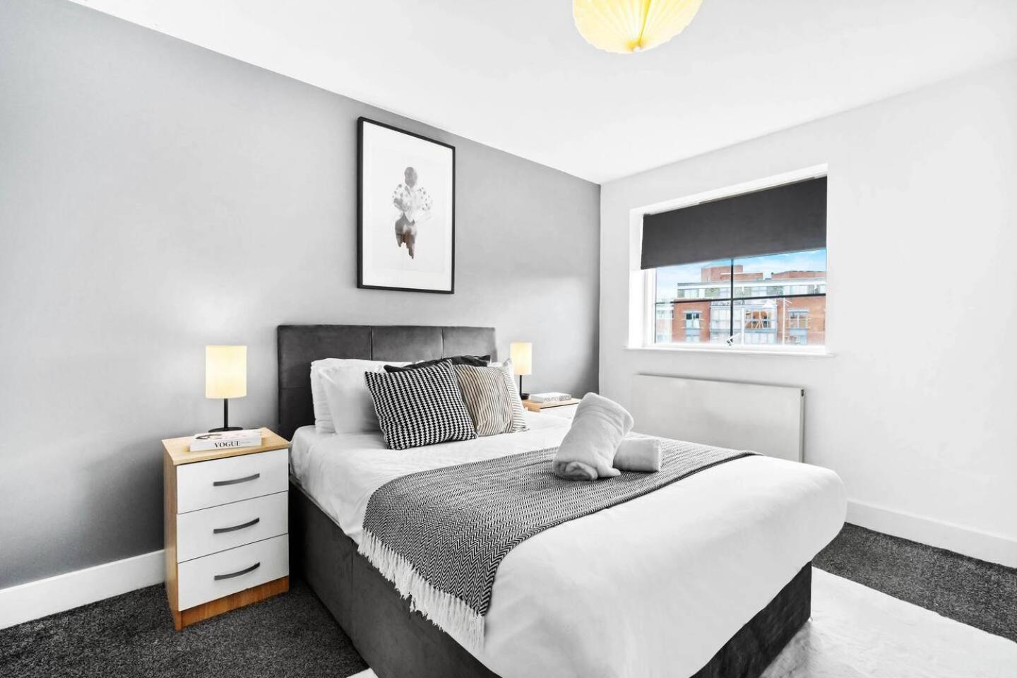 City Centre - Two Bedroom Apartment - Juliet Balcony - Secure Parking - Wifi - Smart Tv - Top Rated -33S Birmingham Exteriör bild