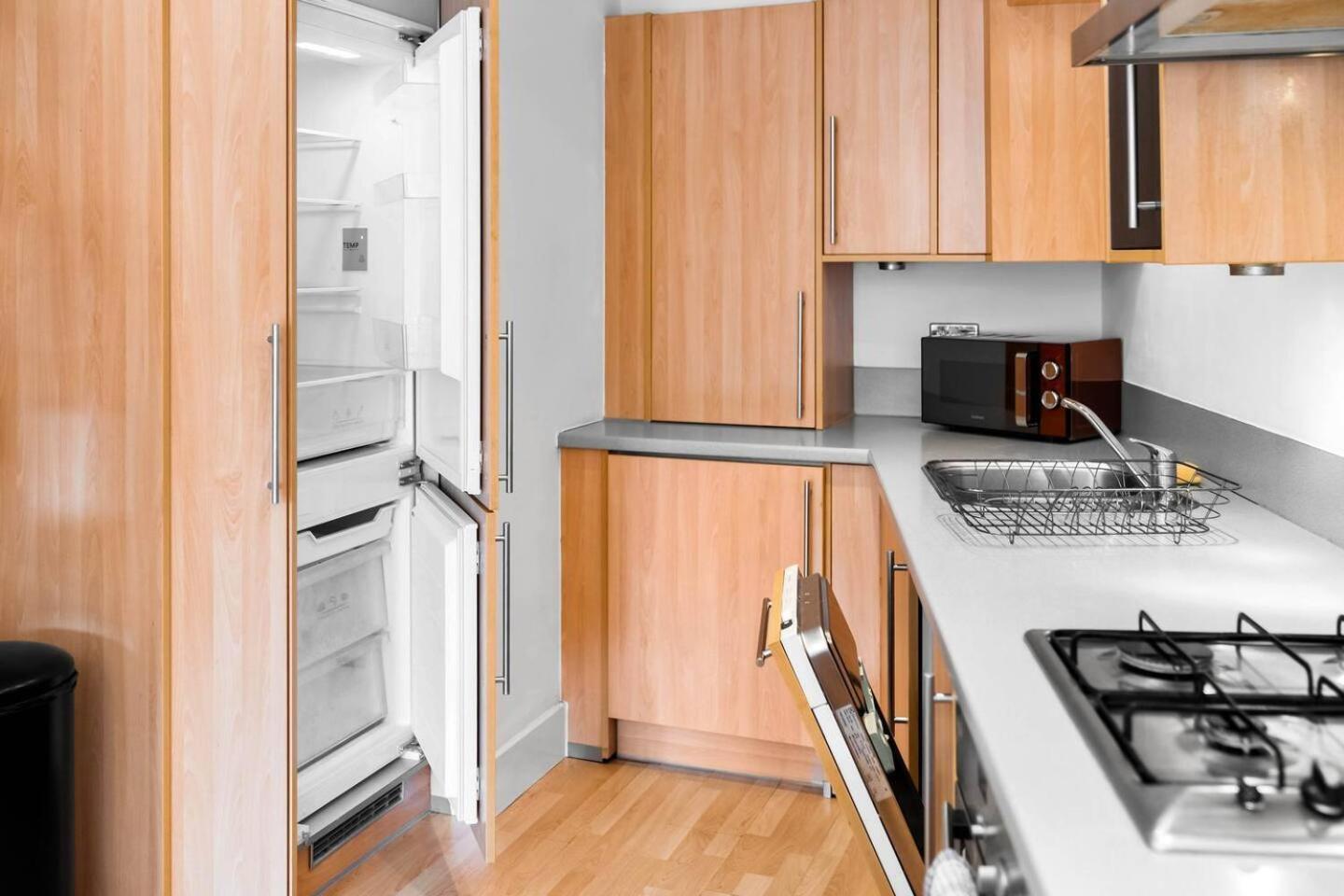 City Centre - Two Bedroom Apartment - Juliet Balcony - Secure Parking - Wifi - Smart Tv - Top Rated -33S Birmingham Exteriör bild