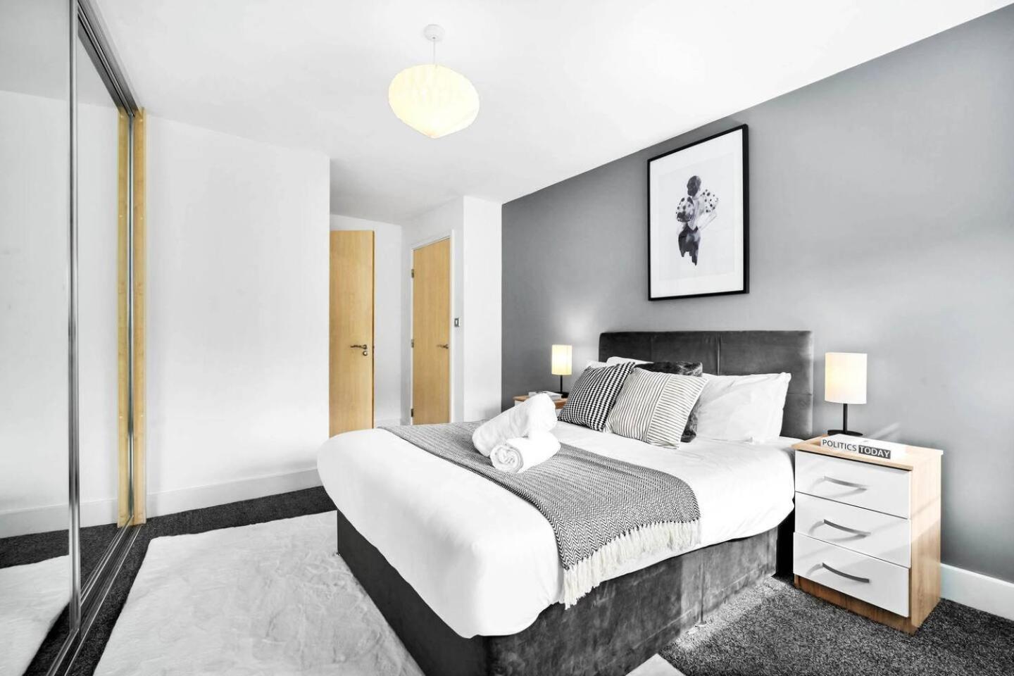 City Centre - Two Bedroom Apartment - Juliet Balcony - Secure Parking - Wifi - Smart Tv - Top Rated -33S Birmingham Exteriör bild